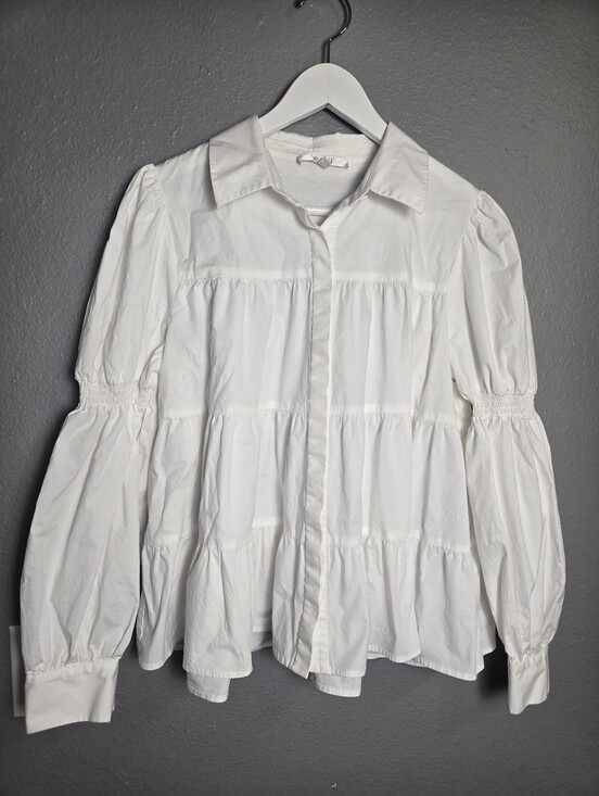 Wayf Tops - WAYF White Tiered Ruffle Blouse Size Medium